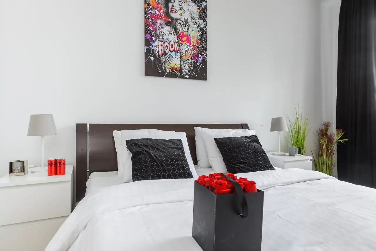 Lumina 3 Bedroom Apart Park Szczesliwicki Varšava 0*,  Polsko